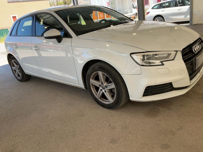 Audi A3 Sportback 2.0 TDI — zdjęcie 8