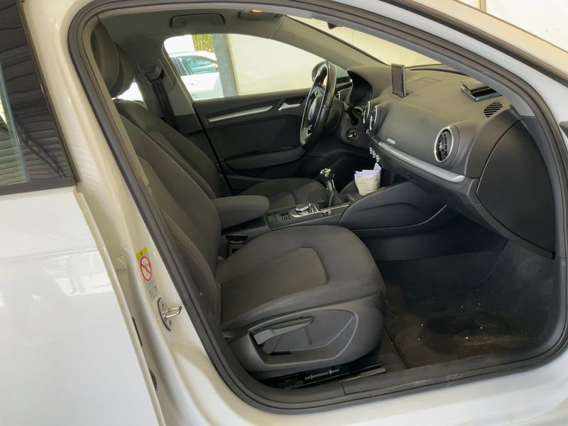 Audi A3 Sportback 2.0 TDI — zdjęcie 11