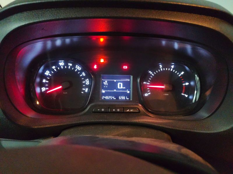 Peugeot Expert 2.0 Blue-HDi L2 — zdjęcie 12