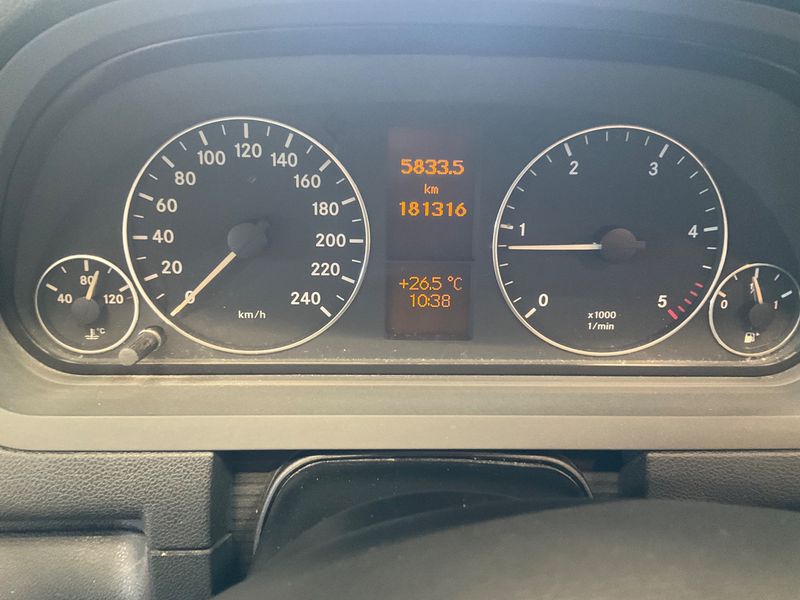 Mercedes-Benz A-Klasse A 180 CDI Avantgarde 2013 – снимка 4