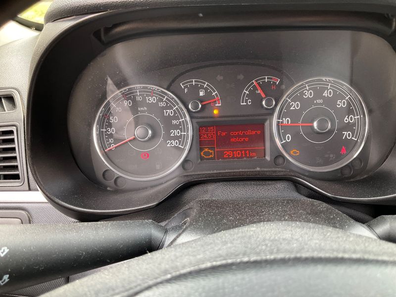 Fiat Grande Punto 1.3 JTD Multijet Emotion — zdjęcie 4