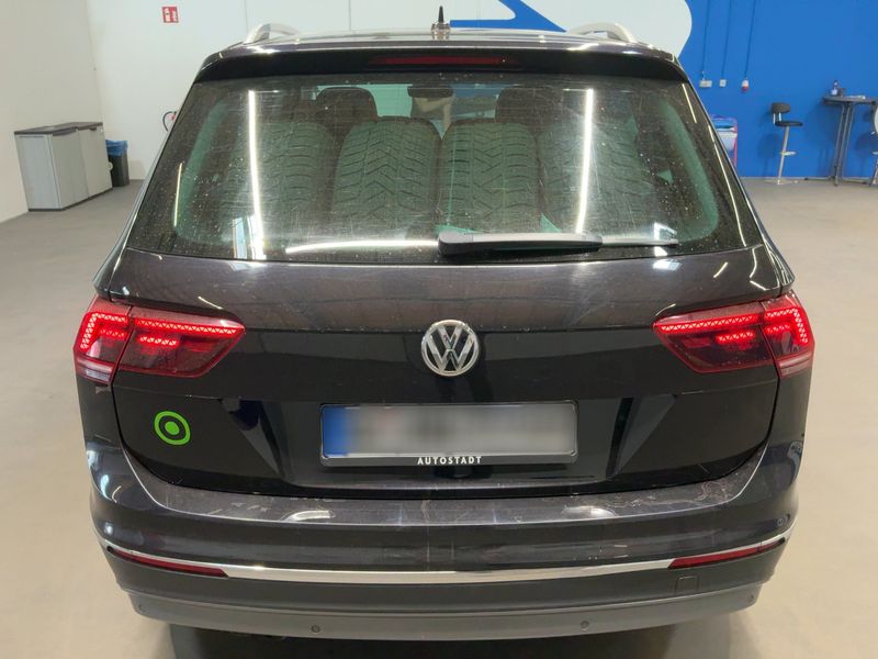 Volkswagen Tiguan 2.0 TDI Highline BlueMotion Tech — zdjęcie 5