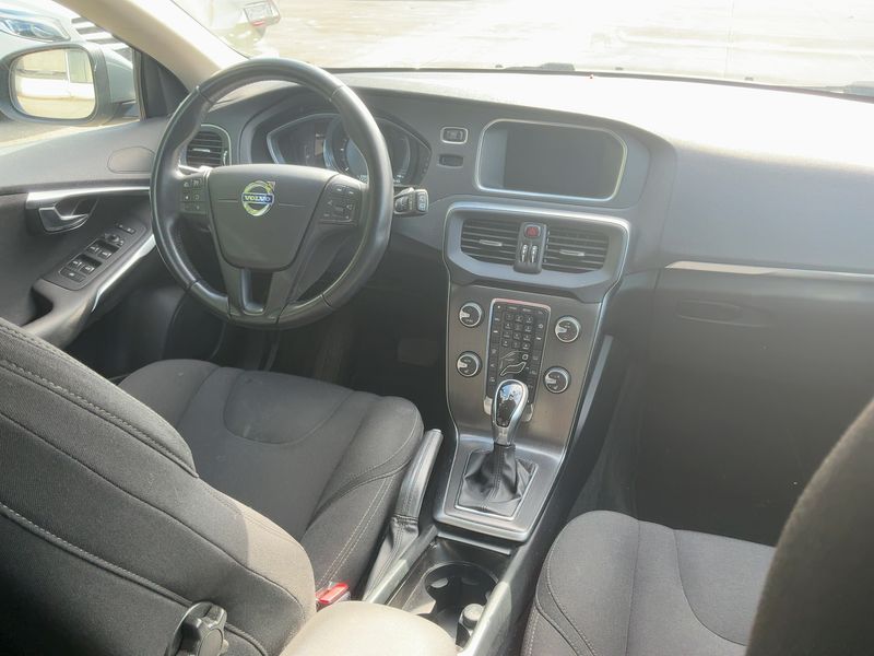 Volvo V40 2.0 D2 You! — zdjęcie 12