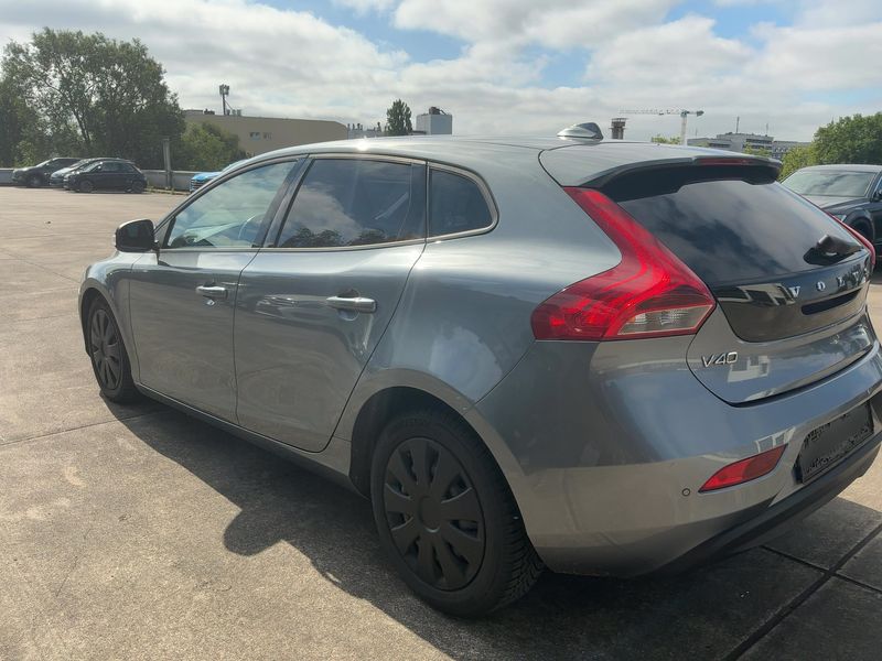Volvo V40 2.0 D2 You! — zdjęcie 3