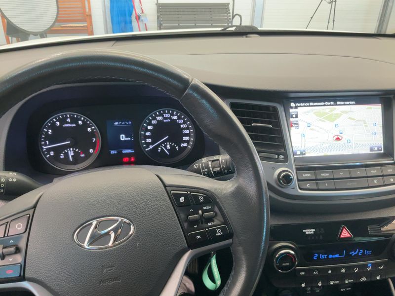 Hyundai Tucson 1.6 TGDI Trend 2WD — zdjęcie 12