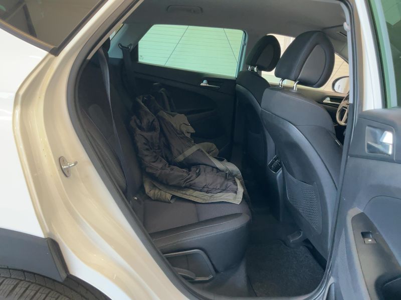 Hyundai Tucson 1.6 TGDI Trend 2WD — zdjęcie 14