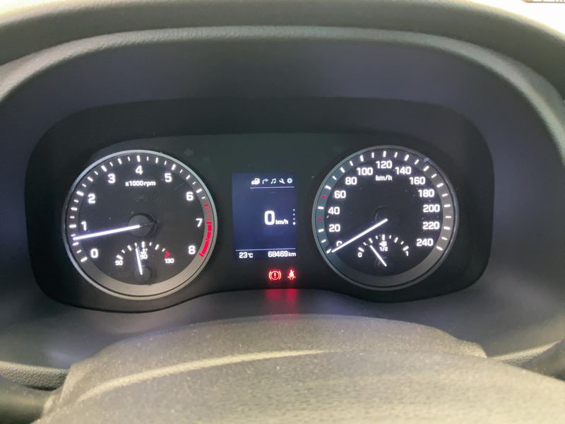Hyundai Tucson 1.6 TGDI Trend 2WD — zdjęcie 13