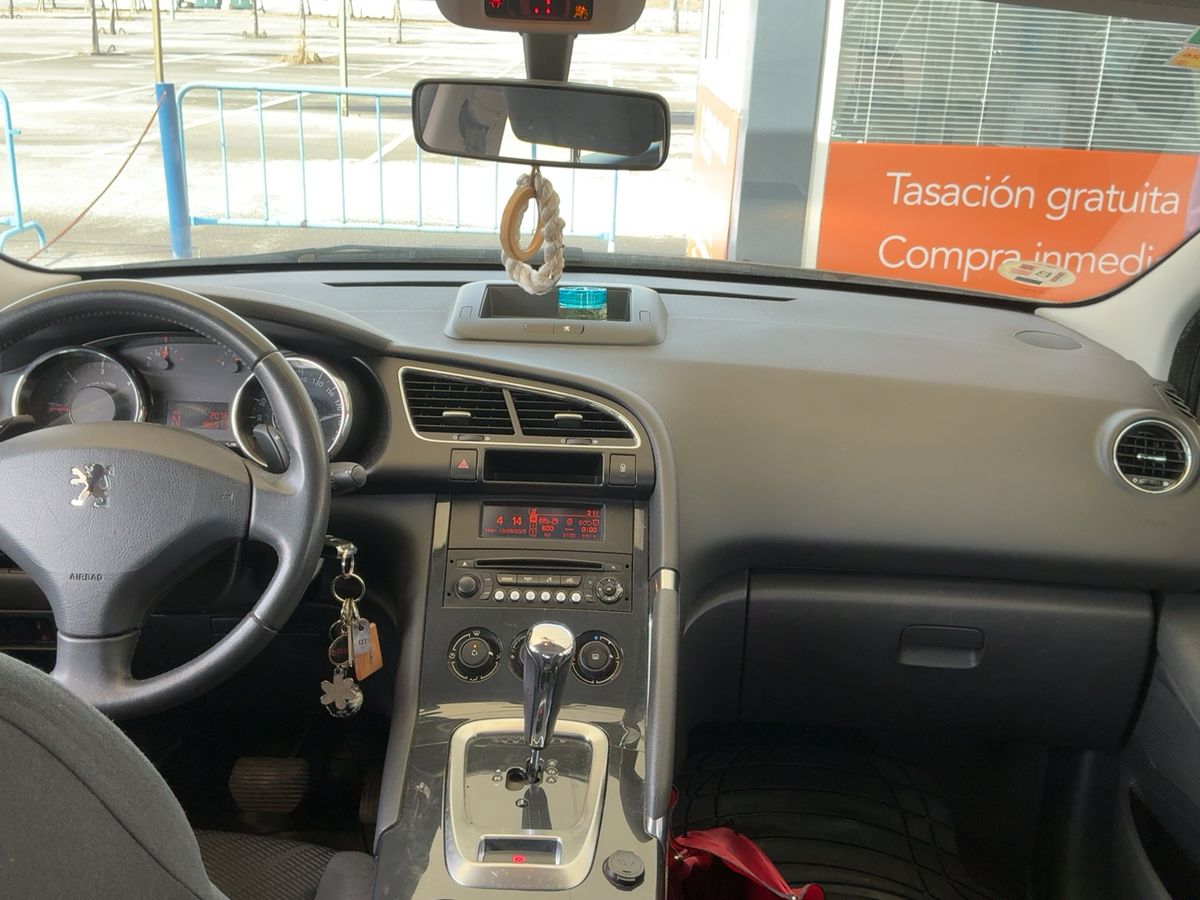 Peugeot 3008 2013 — photo 18
