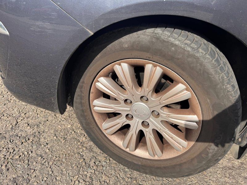 Ssangyong Rodius 2.0 TD Quartz 2WD — zdjęcie 23