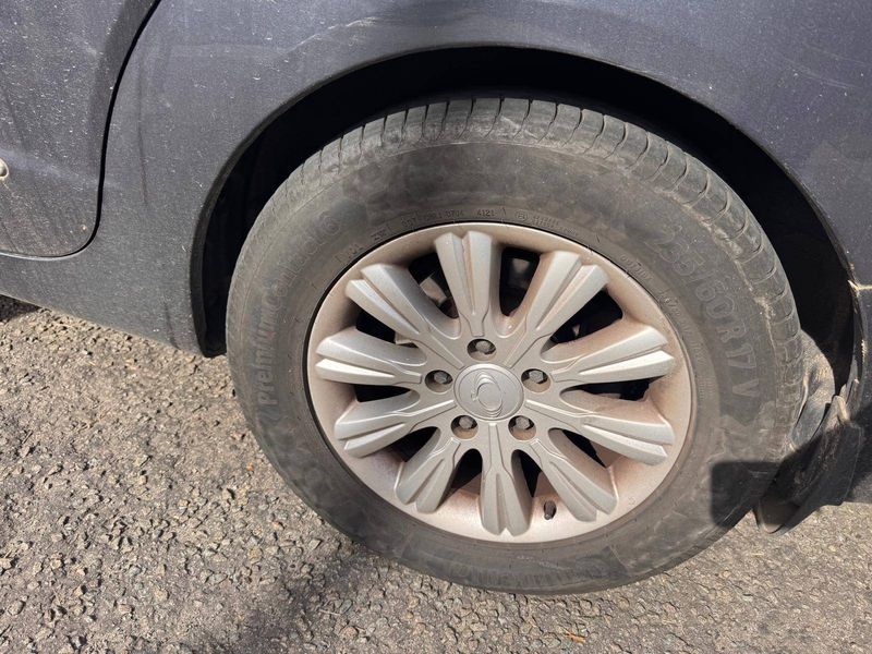 Ssangyong Rodius 2.0 TD Quartz 2WD — zdjęcie 21