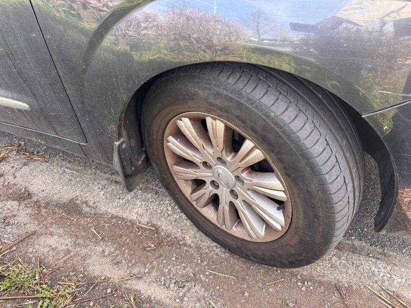 Ssangyong Rodius 2.0 TD Quartz 2WD — zdjęcie 20