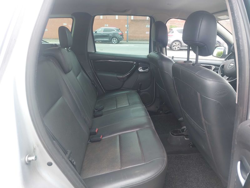 Dacia Duster 1.5 dCi Prestige 4x4 — zdjęcie 13