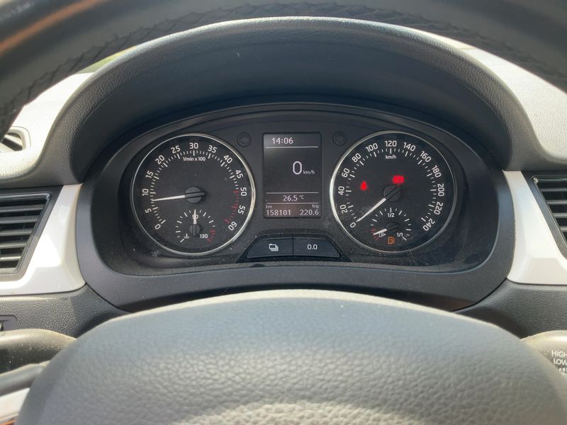 Skoda Rapid Spaceback 1.6 TDI GreenLine — zdjęcie 13