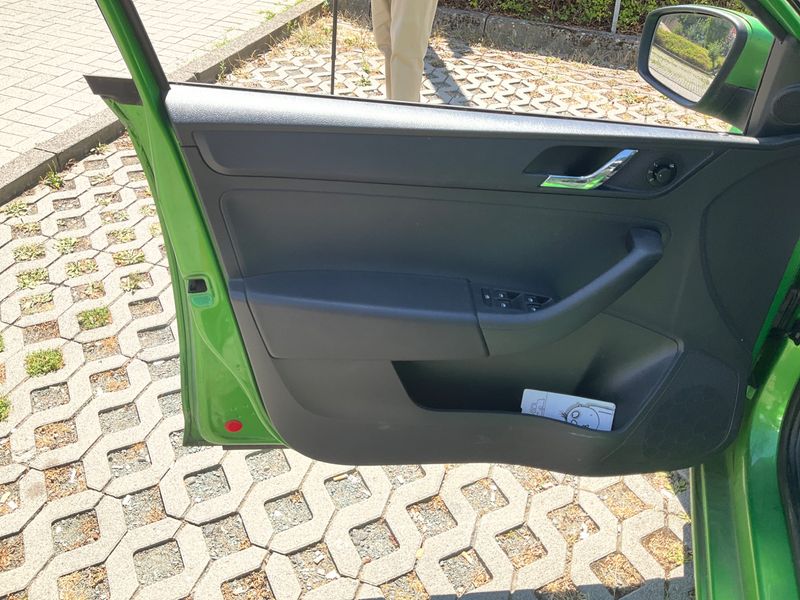 Skoda Rapid Spaceback 1.6 TDI GreenLine 2014 – снимка 35