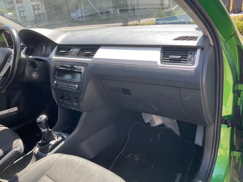 Skoda Rapid Spaceback 1.6 TDI GreenLine 2014 – снимка 27