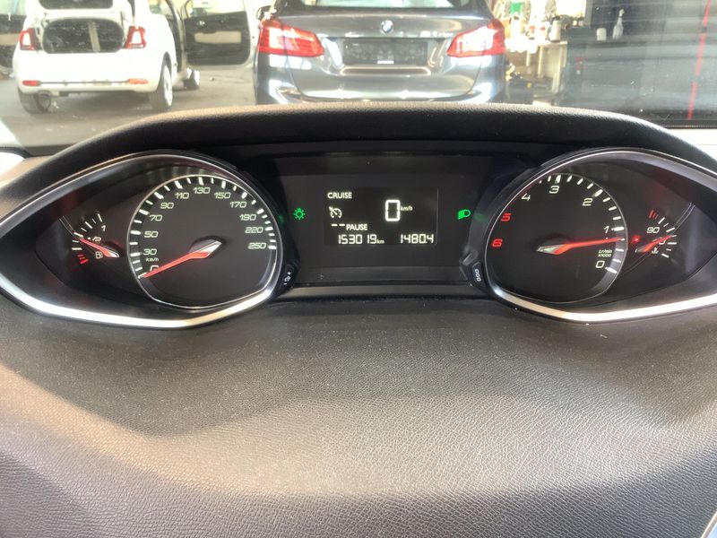Peugeot 308 2.0 Blue-HDi Allure 2014 – снимка 19