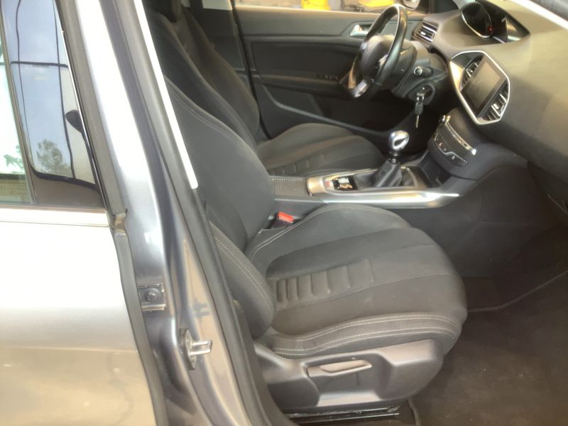 Peugeot 308 2.0 Blue-HDi Allure 2014 – снимка 17