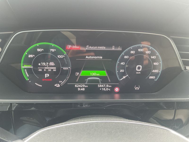 Audi e-tron Sportback 55 quattro S line — zdjęcie 13