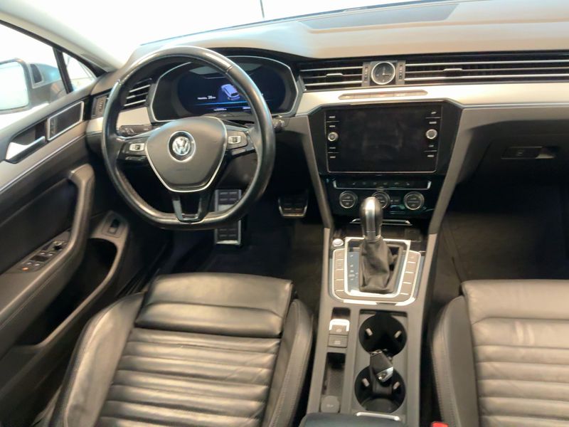 Volkswagen Passat Alltrack 2.0 TDI 4Motion BlueMotion Tech — zdjęcie 12