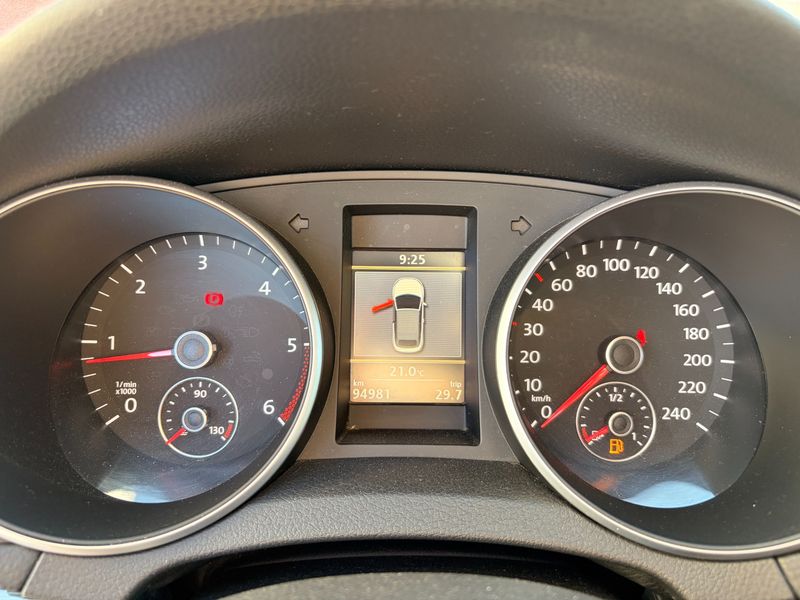 Volkswagen Golf VI 1.6 TDI BlueMotion Tech — zdjęcie 13
