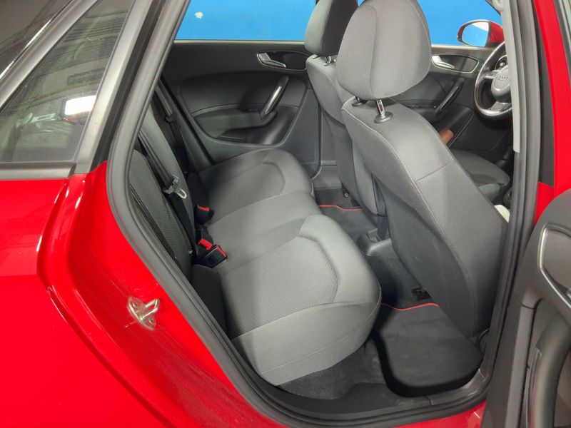 Audi A1 Sportback 1.6 TDI — zdjęcie 14