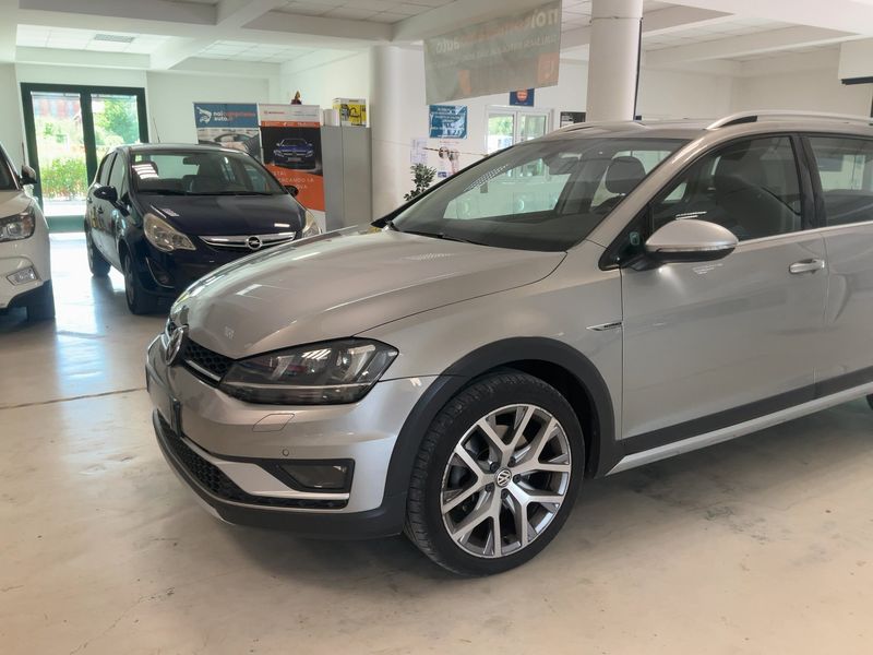 Volkswagen Golf VII 2.0 TDI 4Motion BlueMotion Tech 2015 – снимка 2