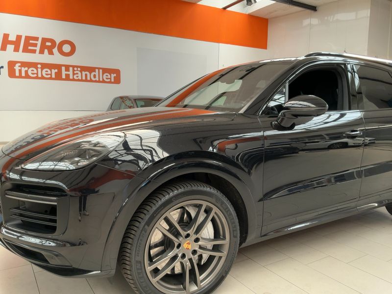 Porsche Cayenne Turbo — zdjęcie 2