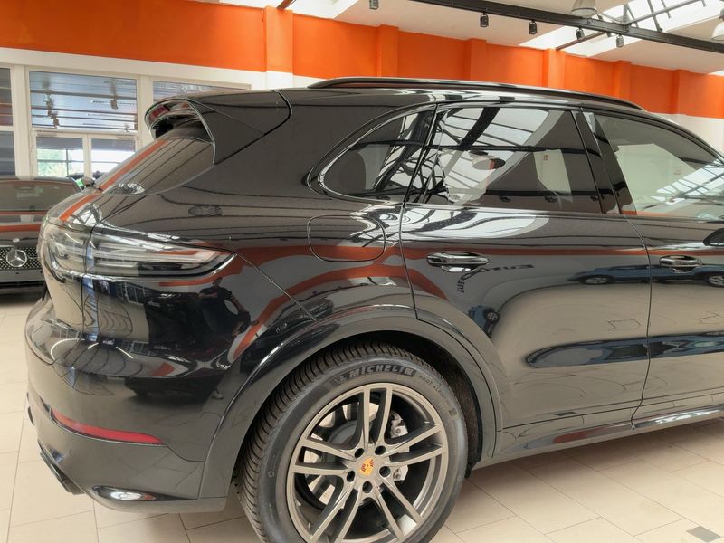 Porsche Cayenne Turbo — zdjęcie 6
