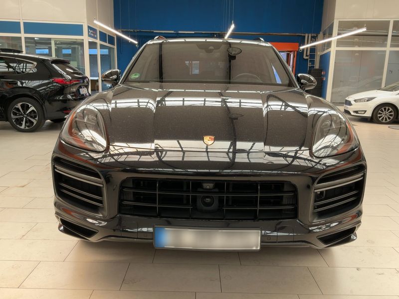 Porsche Cayenne Turbo — zdjęcie 9