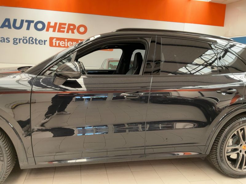 Porsche Cayenne Turbo — zdjęcie 4