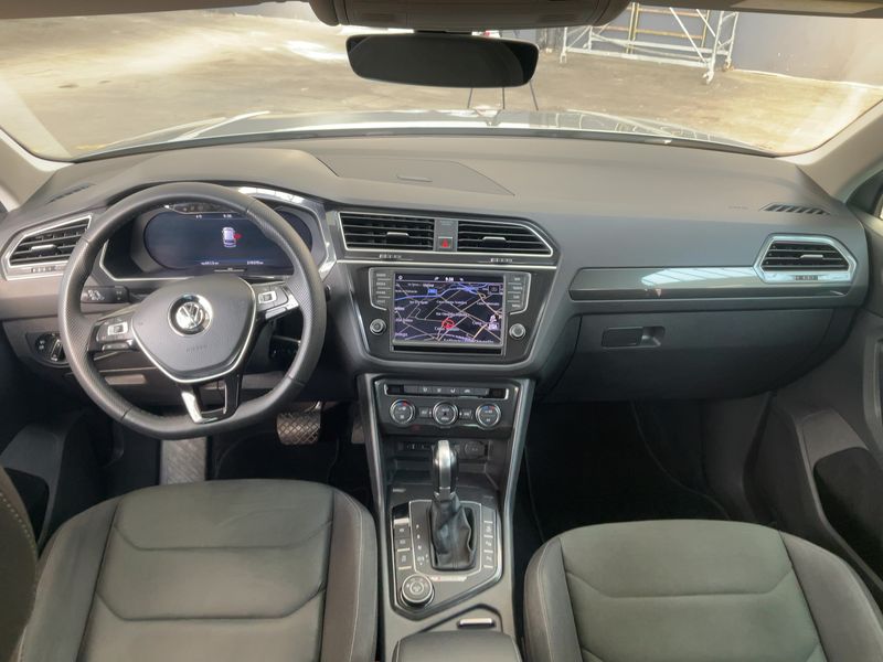 Volkswagen Tiguan 2.0 TDI Executive 4Motion BlueMotion Tech — zdjęcie 12