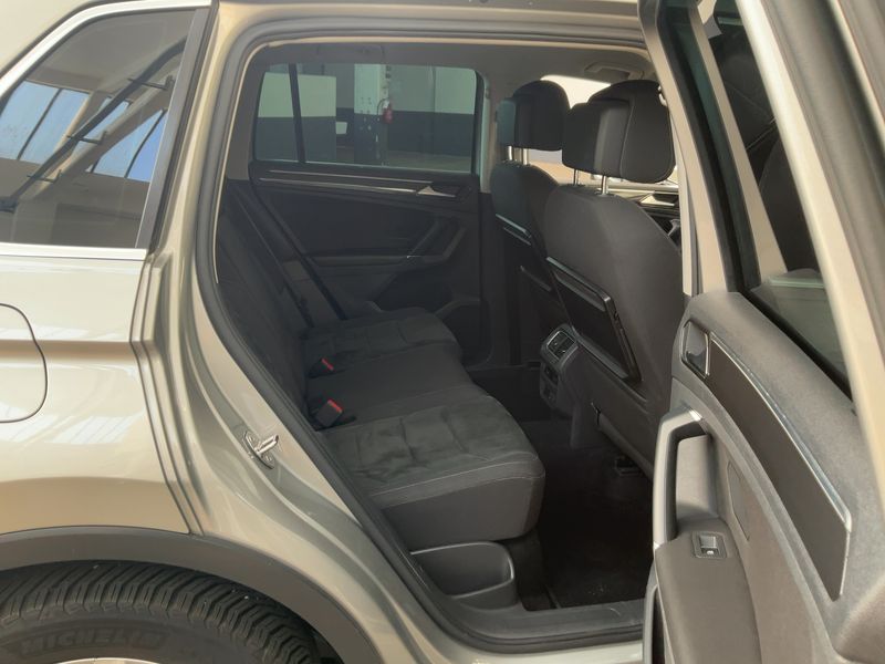 Volkswagen Tiguan 2.0 TDI Executive 4Motion BlueMotion Tech — zdjęcie 14
