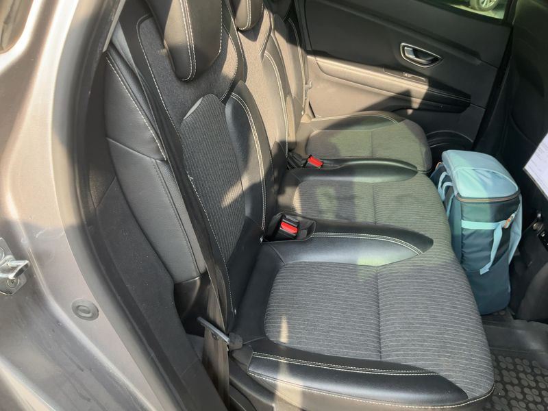 Renault Grand Scenic 1.7 BLUE dCi Intens — zdjęcie 14