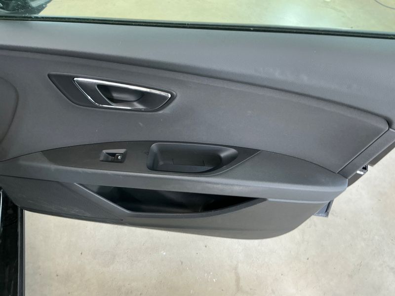 Seat Leon 1.6 TDI Style 2014 – снимка 31