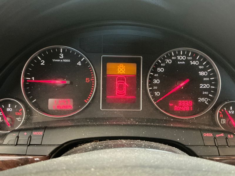 Audi A4 1.9 TDI — zdjęcie 4