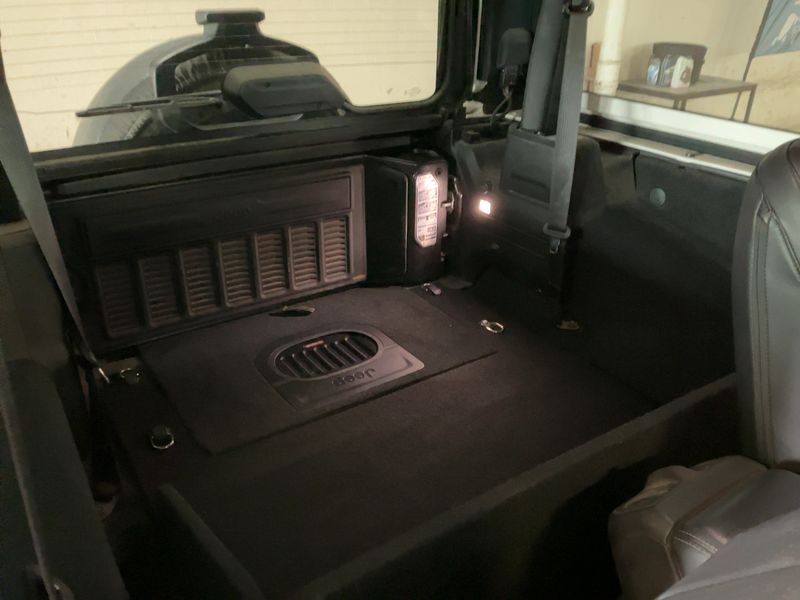 Jeep Wrangler 2.2 CRDi Sahara — zdjęcie 14