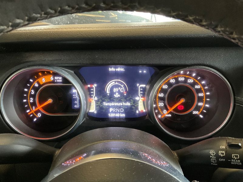 Jeep Wrangler 2.2 CRDi Sahara — zdjęcie 13