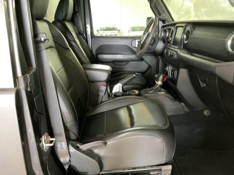 Jeep Wrangler 2.2 CRDi Sahara — zdjęcie 11