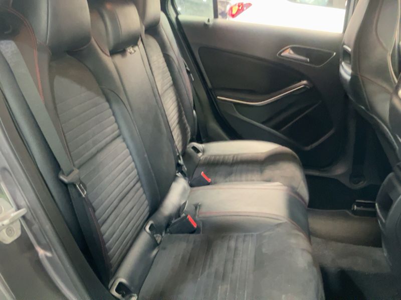 Mercedes-Benz A-Klasse A 200 CDI AMG Sport — zdjęcie 14