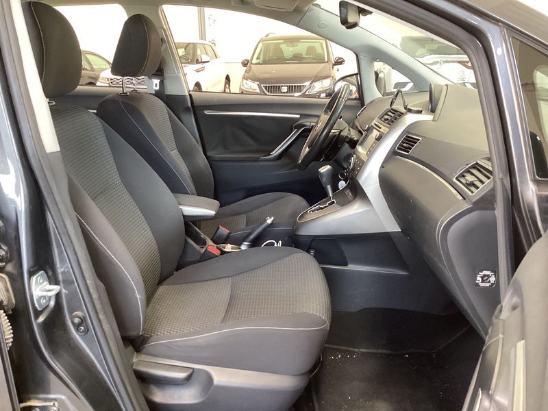 Toyota Verso 1.8 Advance — zdjęcie 11