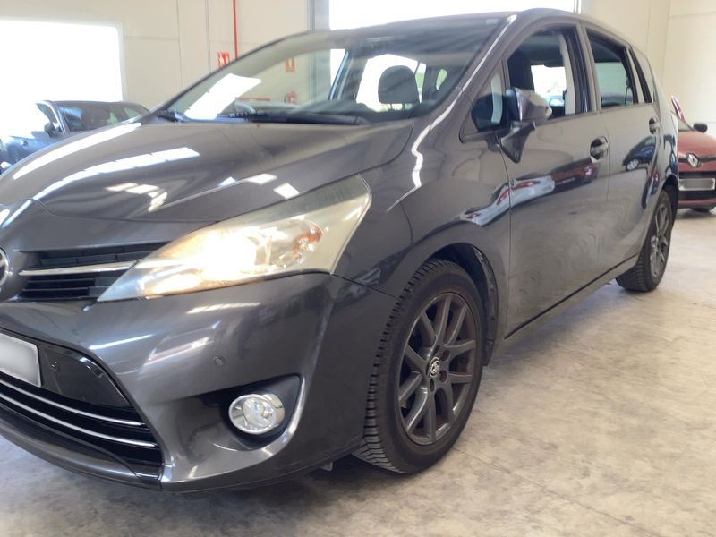Toyota Verso 1.8 Advance — zdjęcie 2