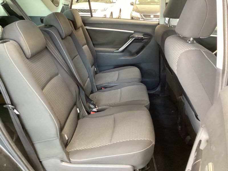 Toyota Verso 1.8 Advance — zdjęcie 14