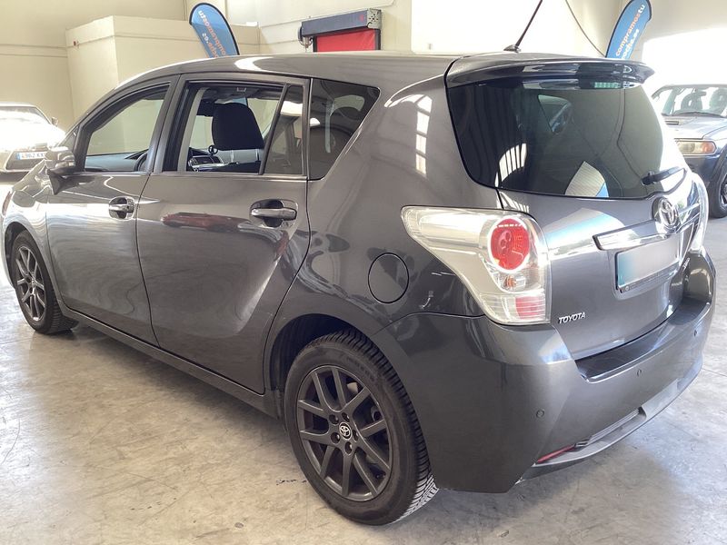 Toyota Verso 1.8 Advance — zdjęcie 3