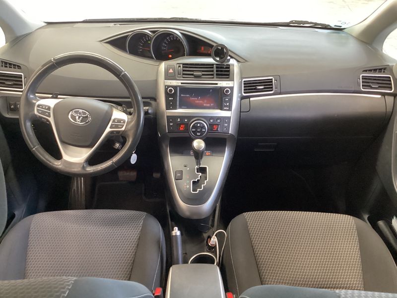 Toyota Verso 1.8 Advance — zdjęcie 12