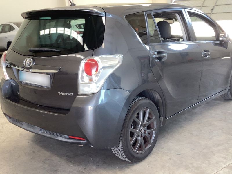 Toyota Verso 1.8 Advance — zdjęcie 6
