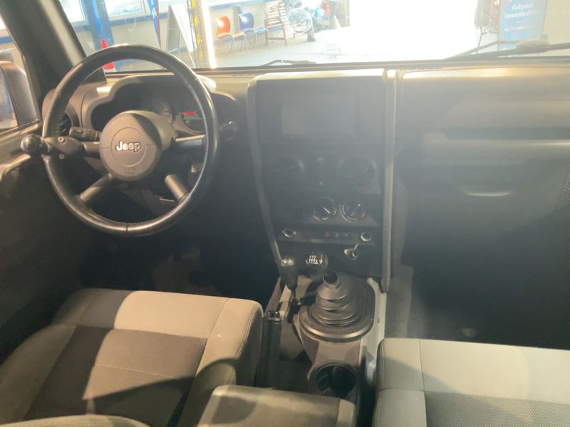 Jeep Wrangler Unlimited 2.8 CRD Sport — zdjęcie 12
