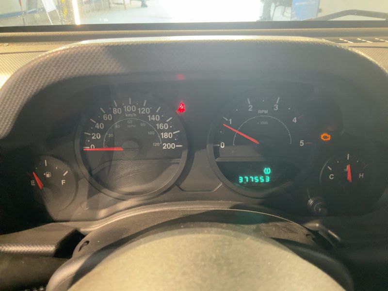 Jeep Wrangler Unlimited 2.8 CRD Sport — zdjęcie 13