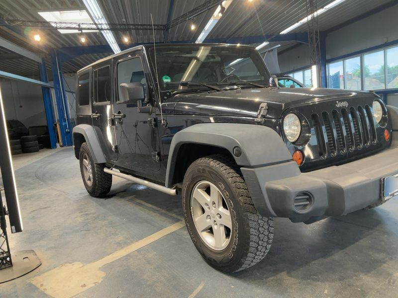 Jeep Wrangler Unlimited 2.8 CRD Sport — zdjęcie 8