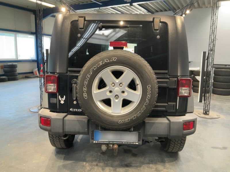 Jeep Wrangler Unlimited 2.8 CRD Sport — zdjęcie 5