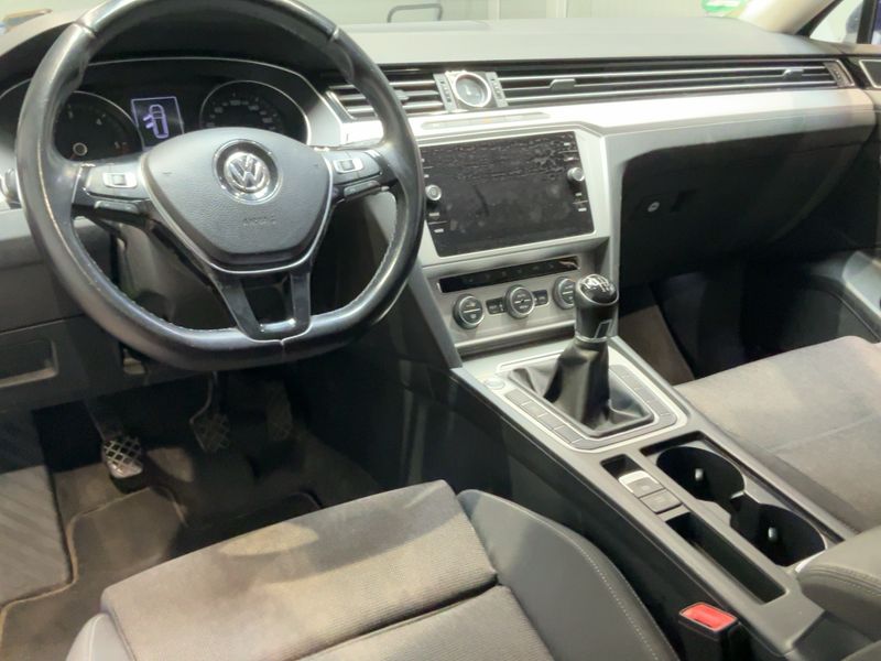 Volkswagen Passat 2.0 TDI Comfortline BlueMotion Tech 2017 – снимка 17
